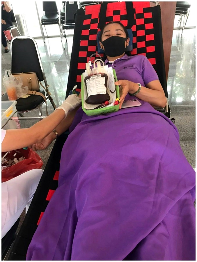 ﻿สำนักงานบังคับคดีจังหวัดฉะเชิงเทรา ร่วมบริจาคโลหิต ถวายเป็นพระราชกุศล สมเด็จพระนางเจ้าสุทิดา พัชรสุธาพิมลลักษณ พระบรมราชินี เนื่องในโอกาสวันเฉลิมพระชนมพรรษา 3 มิถุนายน 2563